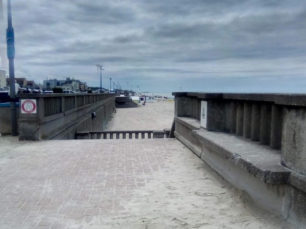 STELLA PLAGE - PROMENADE LE LONG DE LA PLAGE